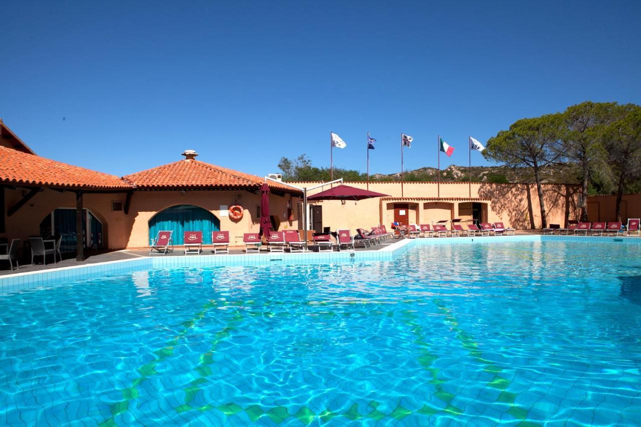 Club Esse Cala Bitta Hotel Baja Sardinia Exterior foto